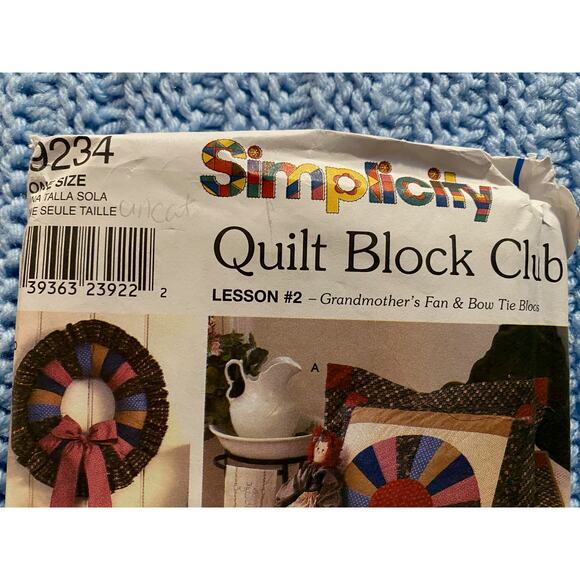 Simplicity 9234 quilt pattern grandmothers fan pillow sham table topper wreath - Picture 2 of 5